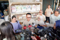 KSP Dudung Abdurrachman Tinjau Pasar Induk Cipinang, Pastikan Stok Pangan Dan Stabilitas Harga