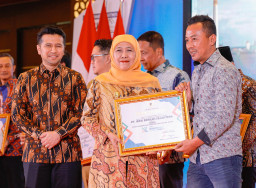Khofifah Buka Expo Konstruksi dan Kukuhkan Forum Jasa Konstruksi Jatim 2026