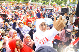 Sambut Tahun Baru Islam 1448 H, Khofifah Ajak Masyarakat Meriahkan Jalan Sehat di Masjid Nasional Al Akbar Surabaya