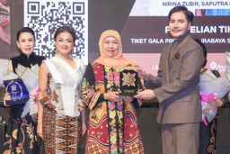 Khofifah Hadiri Gala Premiere Film Jangan Buang Ibu, Tegaskan Ketahanan Keluarga Jadi Fondasi Generasi Bangsa