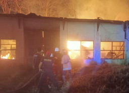 Breaking News : Gudang Alas Tembakau PT Sadana Arif Nusa di Bondowoso Ludes Terbakar, Diduga Akibat Korsleting Listrik