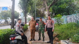 Patroli Dialogis di Sentra Ekonomi, Polsek Palmerah Perkuat Keamanan dan Kedekatan dengan Masyarakat