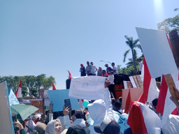 Ribuan Warga di Sidoarjo Dukung Program Makan Bergizi Gratis, Minta Tetap Dilanjutkan
