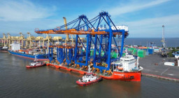 Dukung Modernisasi Pelabuhan, Pelindo Marine Kawal Kedatangan QCC dan RTG Baru di Pelabuhan Tanjung Perak dan Belawan