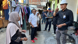Dapat Aduan Minimnya Pasokan Air Bersih, Anas dan Tim PDAM Terjun ke Gebang Lor