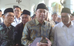 Wali Kota Eri Sebut PKL Kedungdoro dan Genteng Kantongi SK, Klaim Tak Langgar Perda