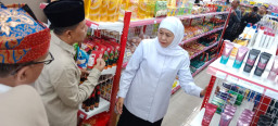 Tinjau KKMP Tukang Kayu, Khofifah Dorong Penguatan Ekosistem Koperasi