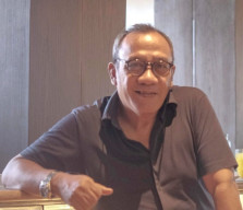 Indonesia Terkunci di Pinggir Kolam