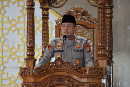 Merajut Harmoni Ulama dan Umara, Kapolres Metro Jakarta Barat Sampaikan Khotbah Jumat Penuh Makna