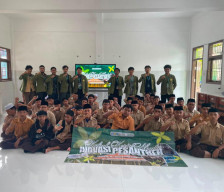 Sinergi Pesantren - Perguruan Tinggi, KKN Inovasi Pesantren UPNVJT Gelar Sosialisasi Karir di Ponpes Ahlul Irfan Jember