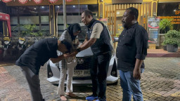 Tangis Haru Pecah Saat Polsek Kebon Jeruk Kembalikan Mobil Korban, Kasus Terungkap Hanya dalam Satu Jam
