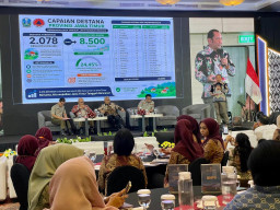 Jadi Percontohan Nasional, Kalaksa BPBD Jatim Didaulat Jadi Pemateri Best Practices dalam Rakortek PB 2026