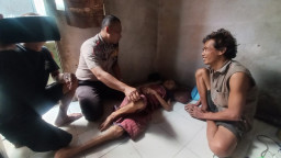 Polri Hadir di Tengah Kesulitan Warga, Bhabinkamtibmas Aiptu Suyatno Sambangi Lansia Sakit Menahun