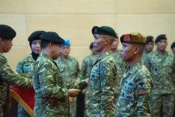 Panglima TNI Naikkan Pangkat 2 Prajurit yang Turunkan Bendera Bulan Bintang di Aceh