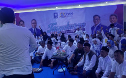 Tasyakuran HUT ke-28 PAN Jatim, Ratusan Anak Yatim ‘Menggantungkan Harapan’ di Rumah PAN