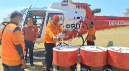 Percepat Penanganan Karhutla Gunung Arjuna, Tim BPBD Jatim Intensifkan Water Bombing