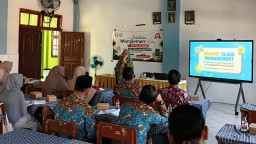 SD Plus Al-Ishlah Bondowoso Bekali Puluhan Guru Kelola Kelas, Tekankan Adab hingga Kemandirian Siswa