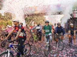 Wagub Emil Lepas 15.620 Peserta Fun Bike Jatim 2023