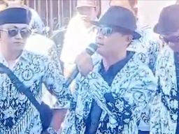 SK Kepengurusan PGRI Jember Dibekukan Ratusan Guru Gelar Aksi 