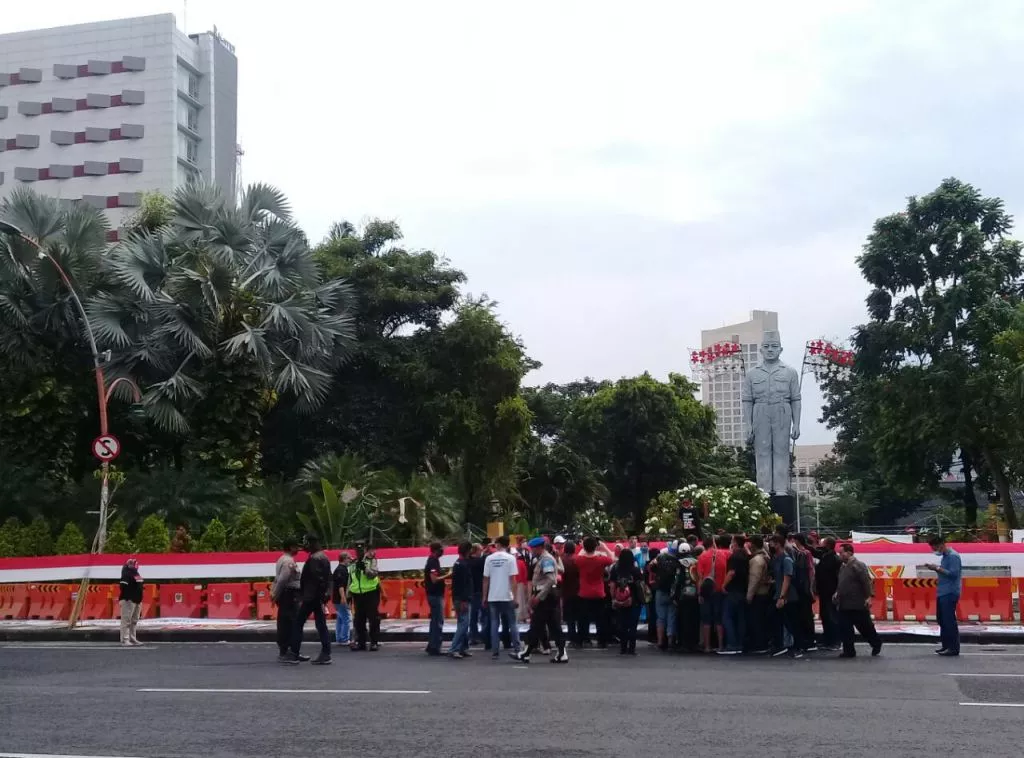 Aksi Penolakan Rizieq dan FPI di Surabaya Diwarnai Adu Jotos
