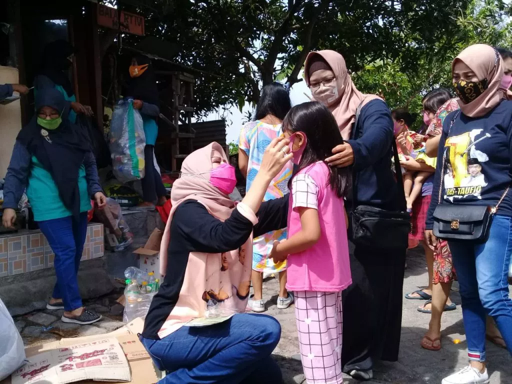Tinjau Bank Sampah di Candi, Istri BHS Minta Warga Peduli Lingkungan