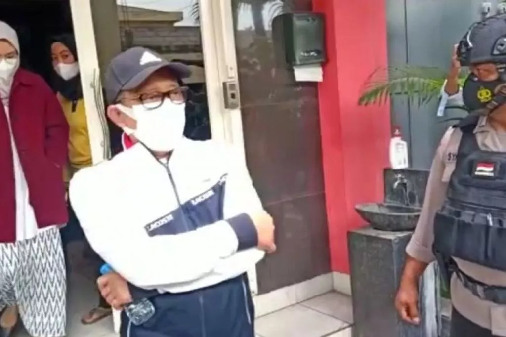 KPK Kejutkan Ibu Bupati & Suami, Komisioner KPK Disanksi Potong Gaji