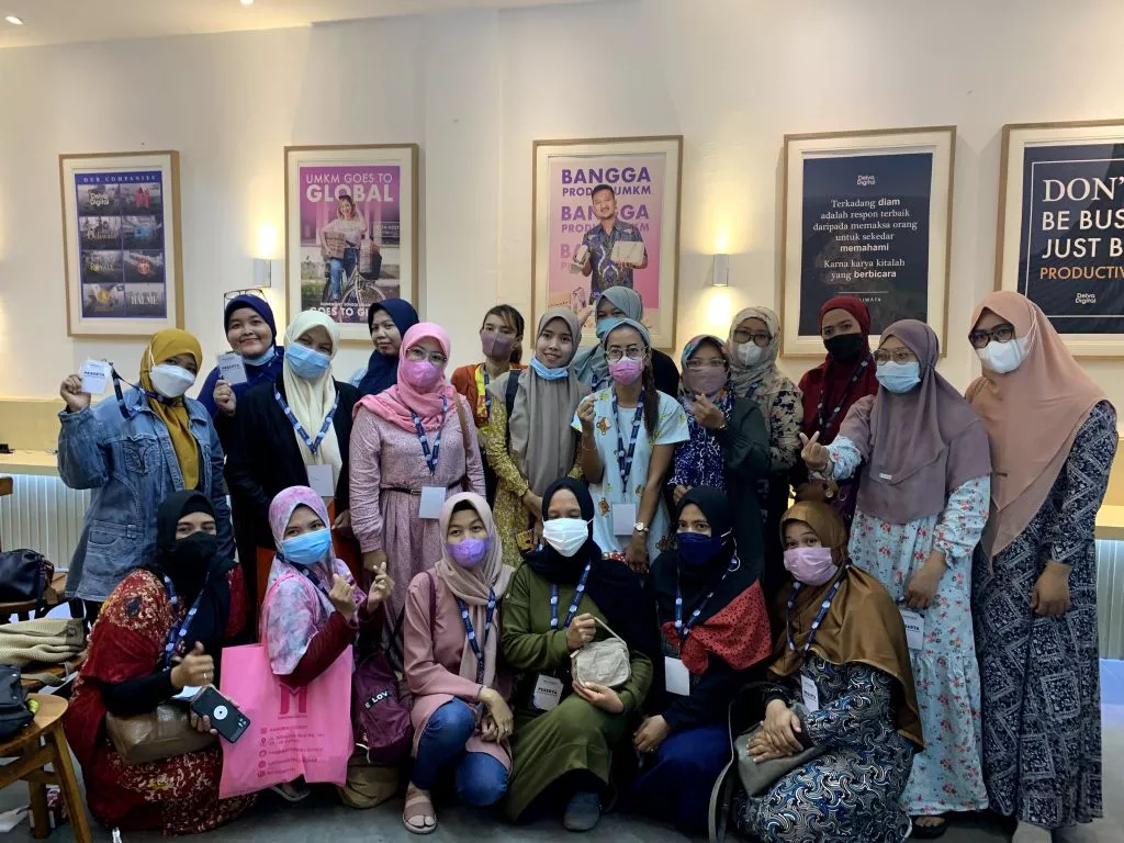 Sedekah Ilmu, Delva Digital Ajarkan Ibu Rumah Tangga Berwirausaha dan Digital Marketing