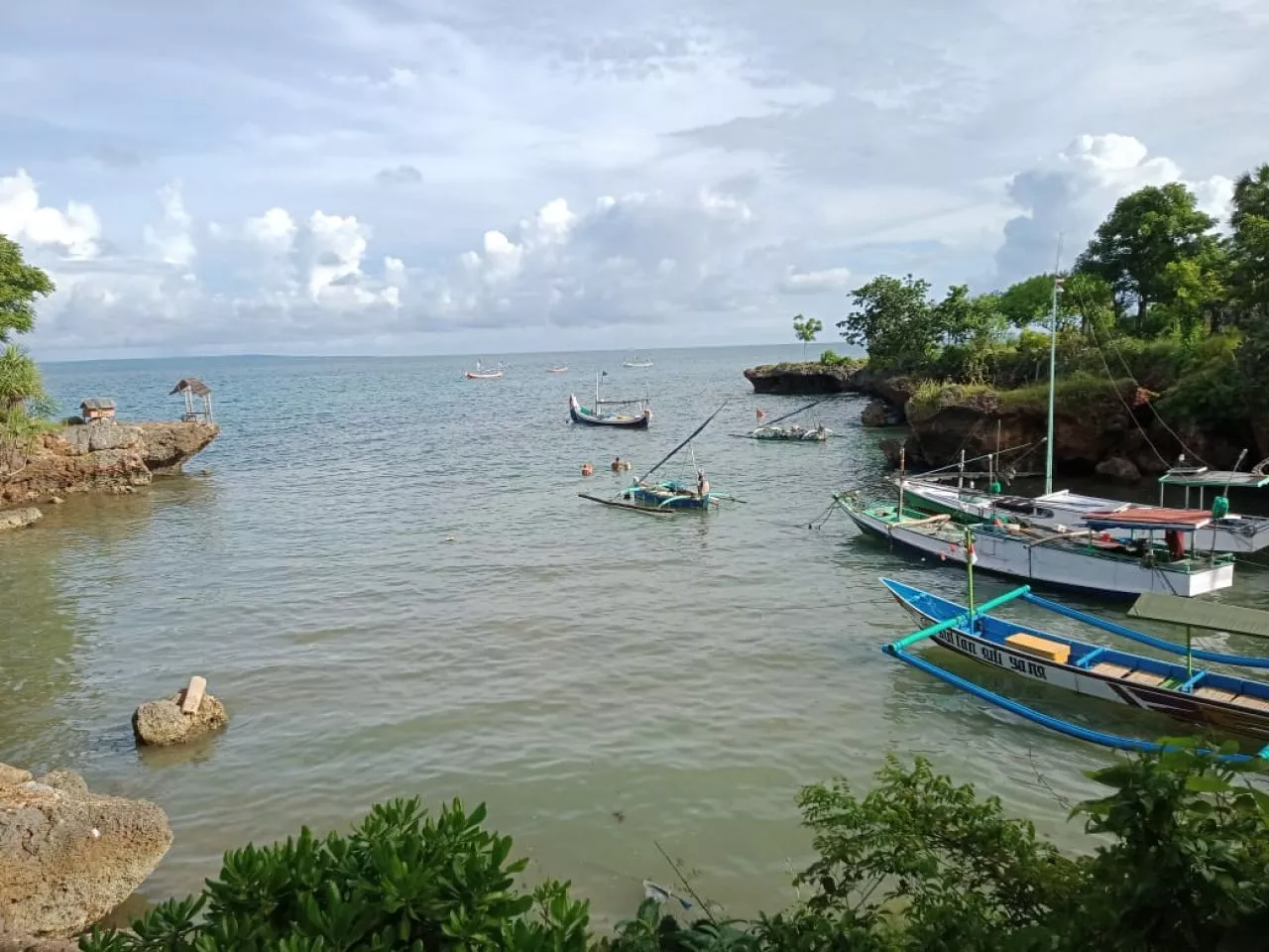 Menjual Pulau, Menyelamatkan Pesisir