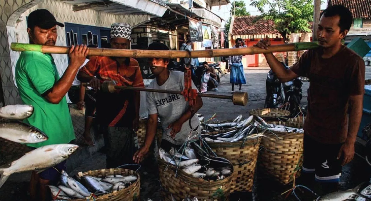 Lapangan pekerjaan Pertanian, Kehutanan, dan Perikanan menyerap tenaga kerja paling banyak di Jatim