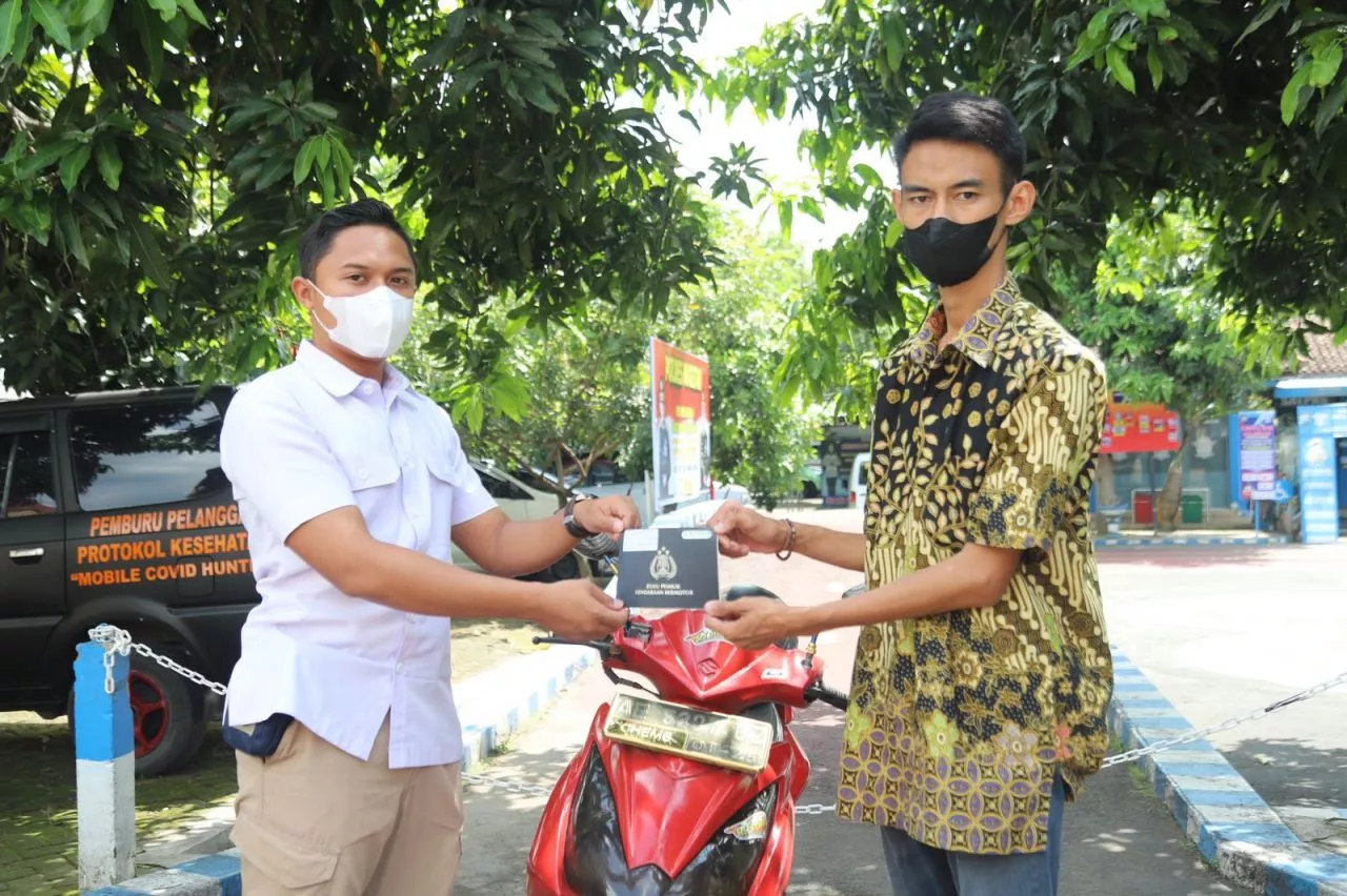 Layanan Prima, Polres Magetan Serahkan BB Hasil Ungkap Kasus ke Pemiliknya