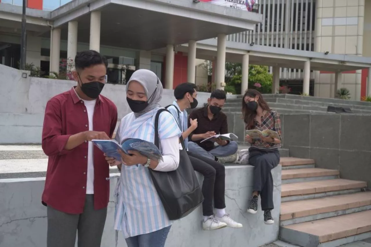 Lulus Magister Cukup 10 Semester