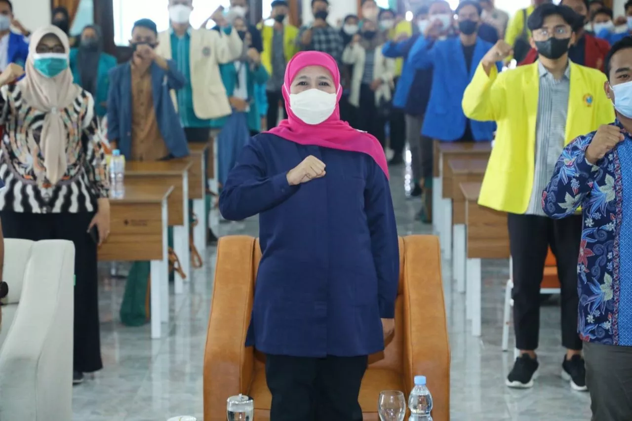 Gubernur Khofifah Ajak Kolaborasi Mahasiswa di Bidang Ekonomi dan Energi Terbarukan