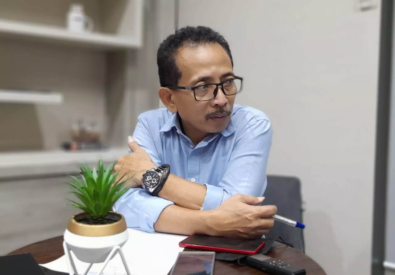 Ketika Pimpinan DPRD Sentil Walikota Eri, Terkait Pengadaan Seragam Sekolah