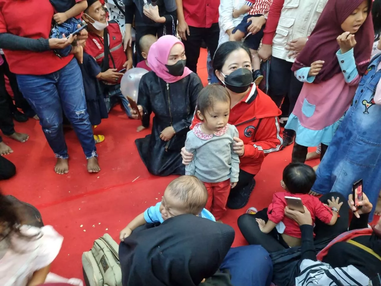Puan Maharani Edukasi Hingga Semangati Ibu Hamil yang Sedang Kontraksi