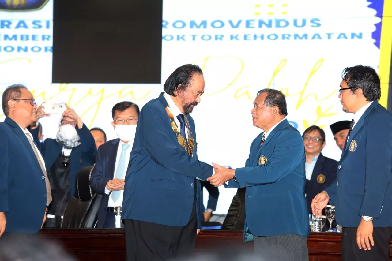Surya Paloh Raih Gelar Doktor Honoris Causa Pertama  dalam Sejarah FISIP UB