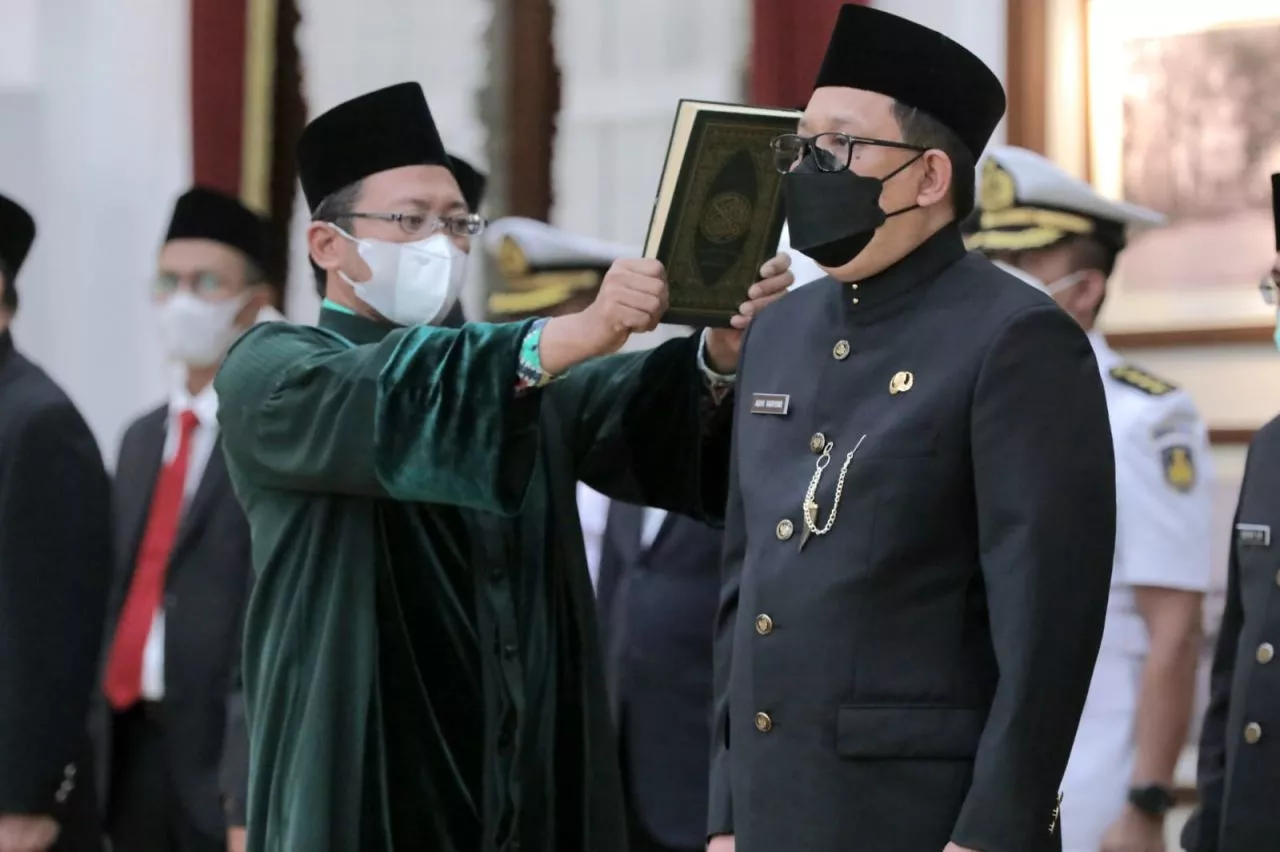 Adhy Karyono Dilantik Jadi Sekda Jawa Timur