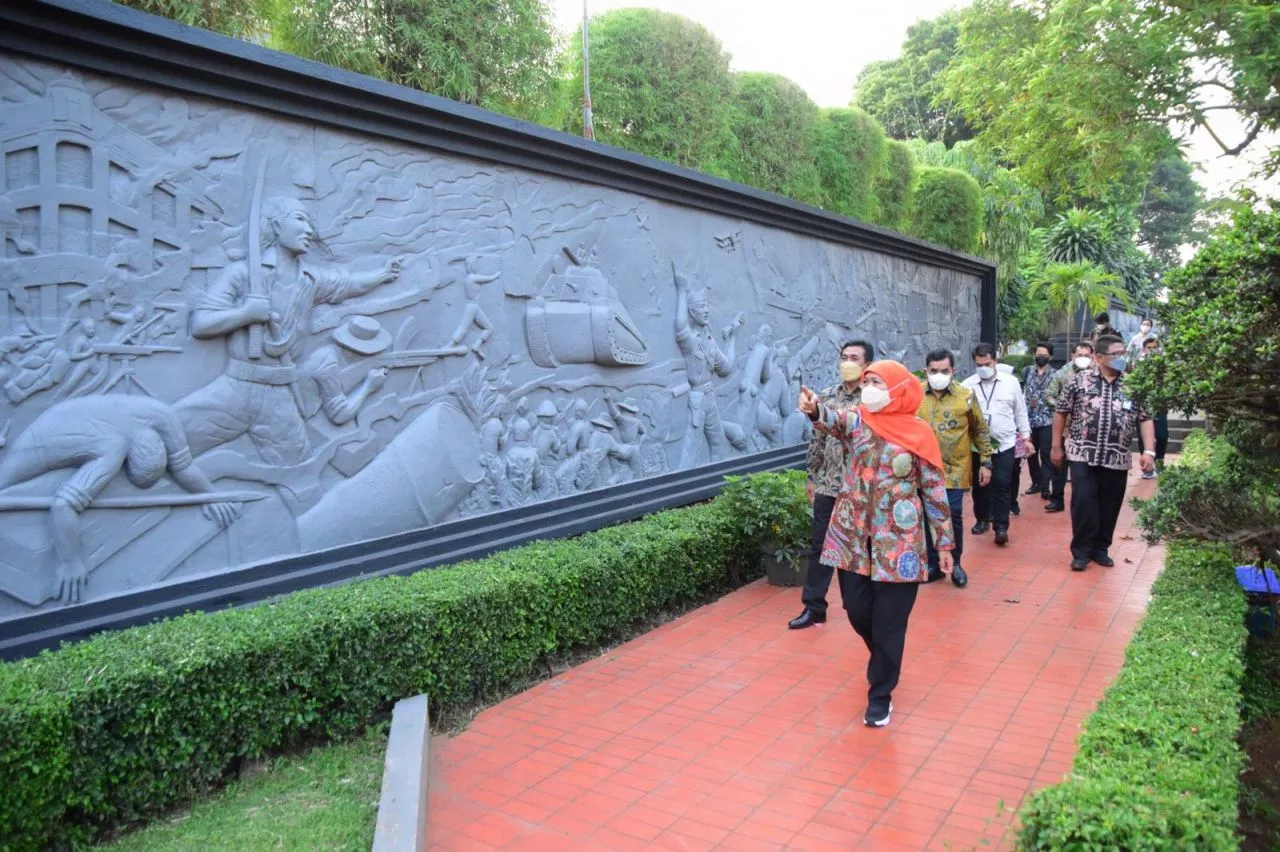 Sambut KTT G-20, Gubernur Khofifah Siap Percantik Anjungan Jatim di TMII