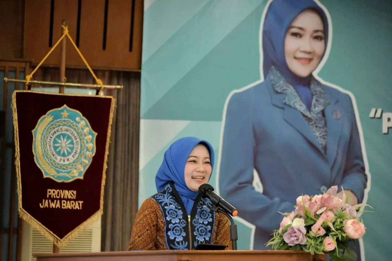 BULAN IMUNISASI ANAK NASIONAL Atalia Ridwan Kamil Minta Kader PKK Jemput Bola
