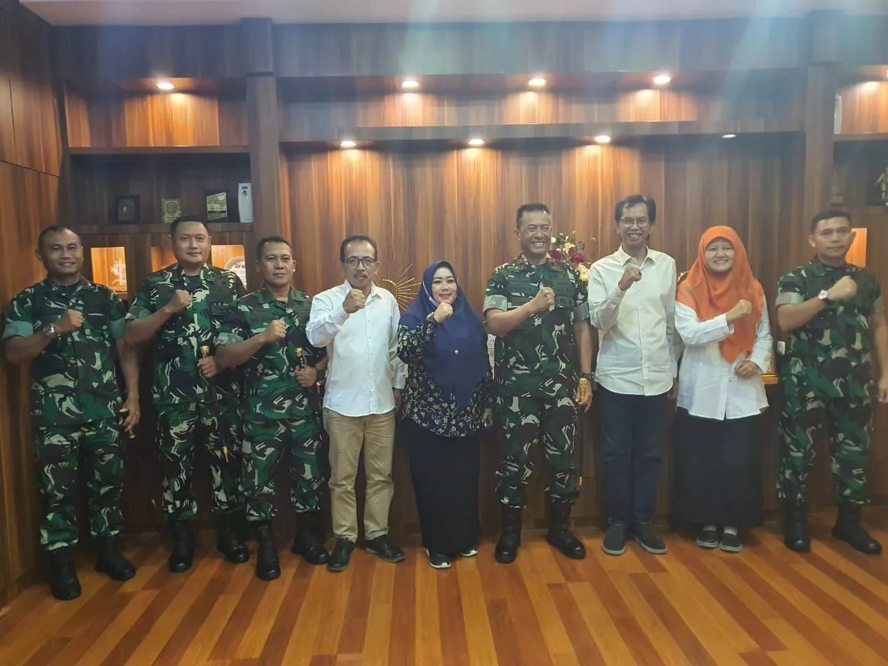 Silaturahmi Pimpinan DPRD dengan Komandan Korem Bhaskara Jaya yang Baru