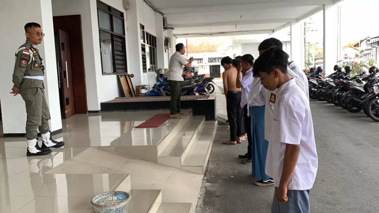 Ketahuan Bolos Siswa SMP-SMA Diciduk Satpol PP Jember