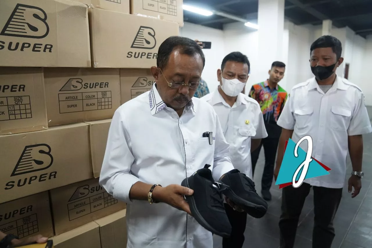 Sidak ke Eks Lokalisasi Dolly, Armuji Dorong Tingkatkan Kualitas Produk Lokal