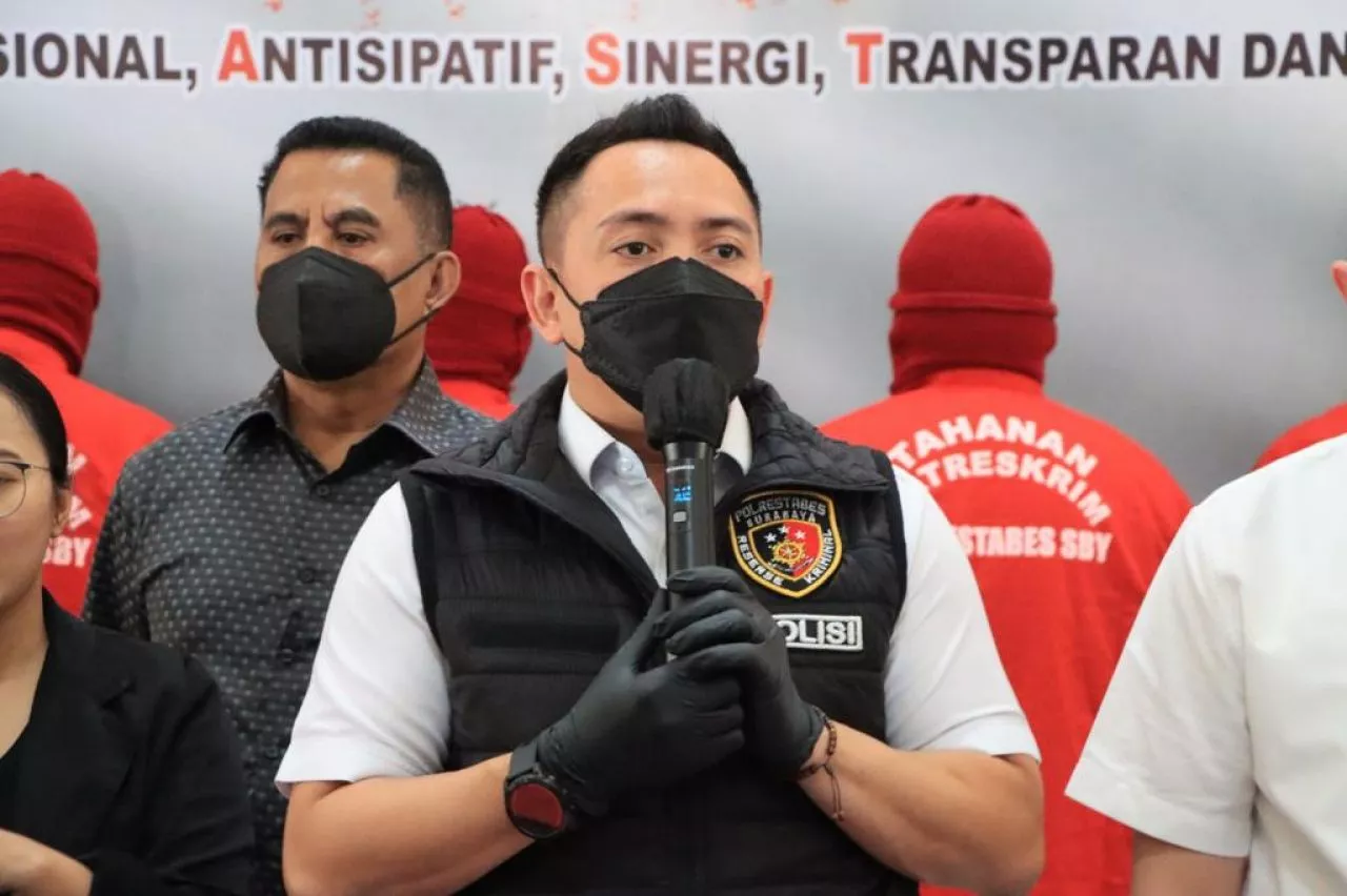 Bongkar Sindikat Judi Online, Polrestabes Surabaya Bekuk 7 Orang