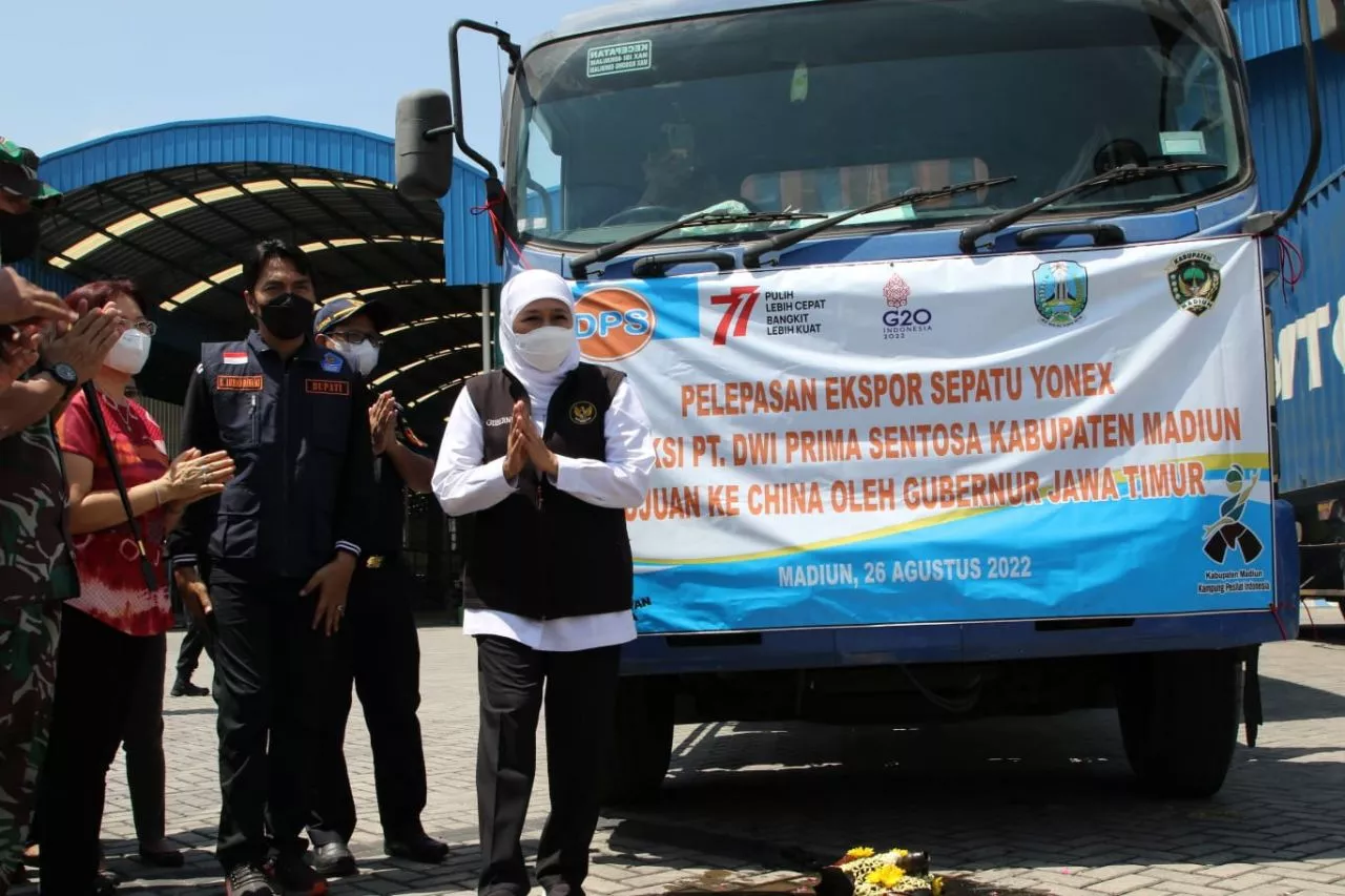 Madiun Ekspor Sepatu ke China