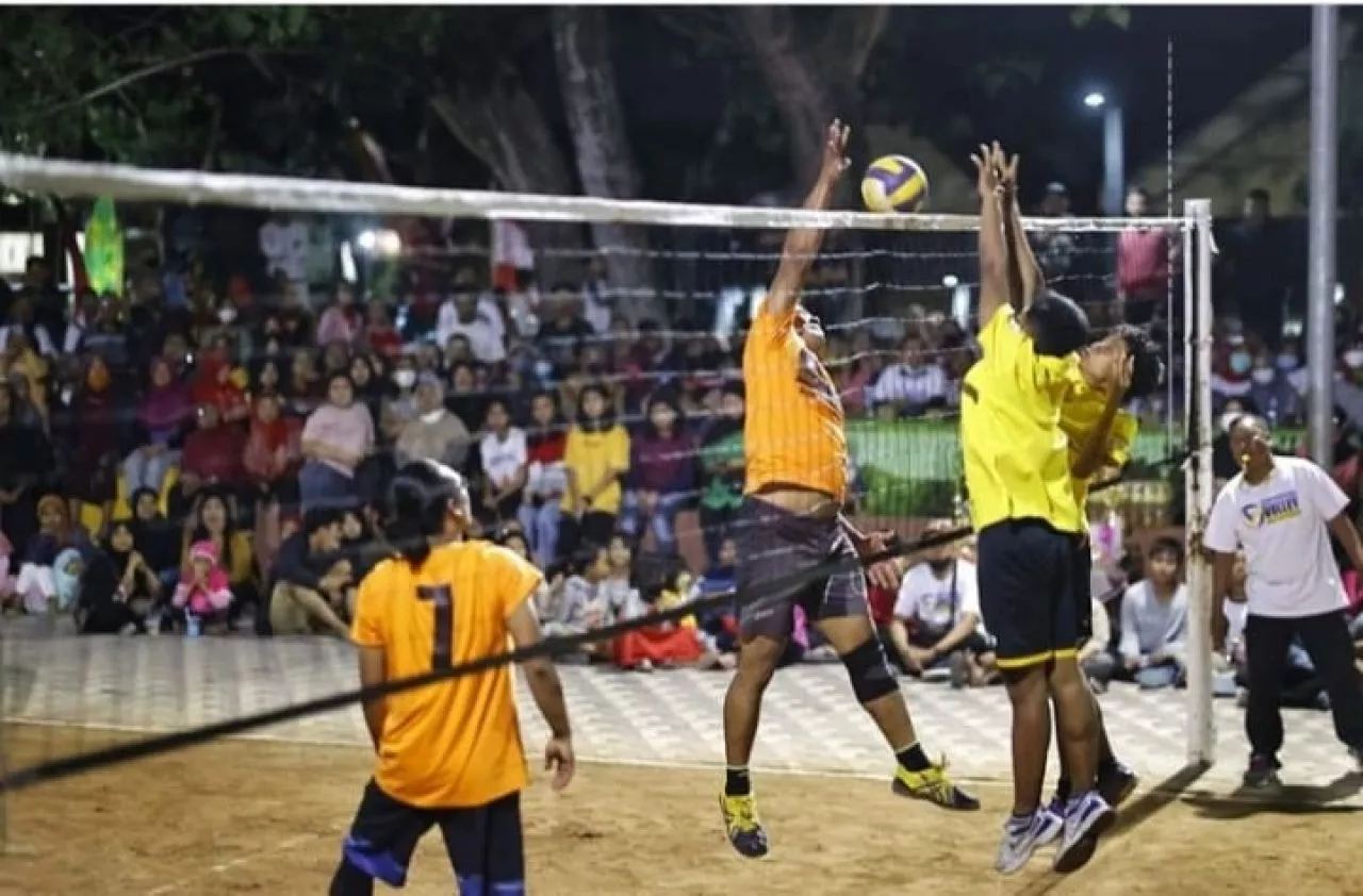 Partai Puncak Turnamen Bola Voli Kelurahan Klegen, Wali Kota: Ada Banyak Event Olahraga ke Depan