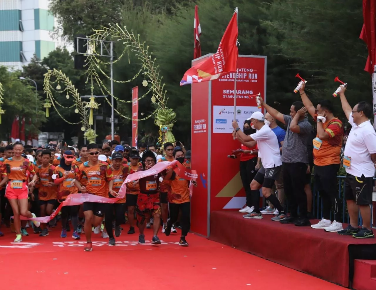 Friendship Run Borobudur Marathon 2022, Iron Man Sampai Werkudara Ikut Lari Bareng Ganjar