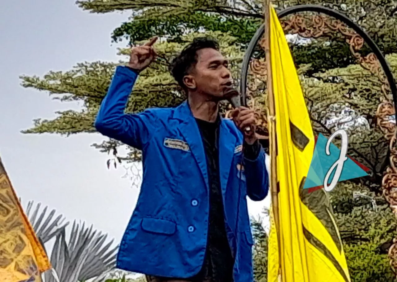 Tolak Kenaikan Harga BBM, PMII Surabaya Kepung Balai Kota