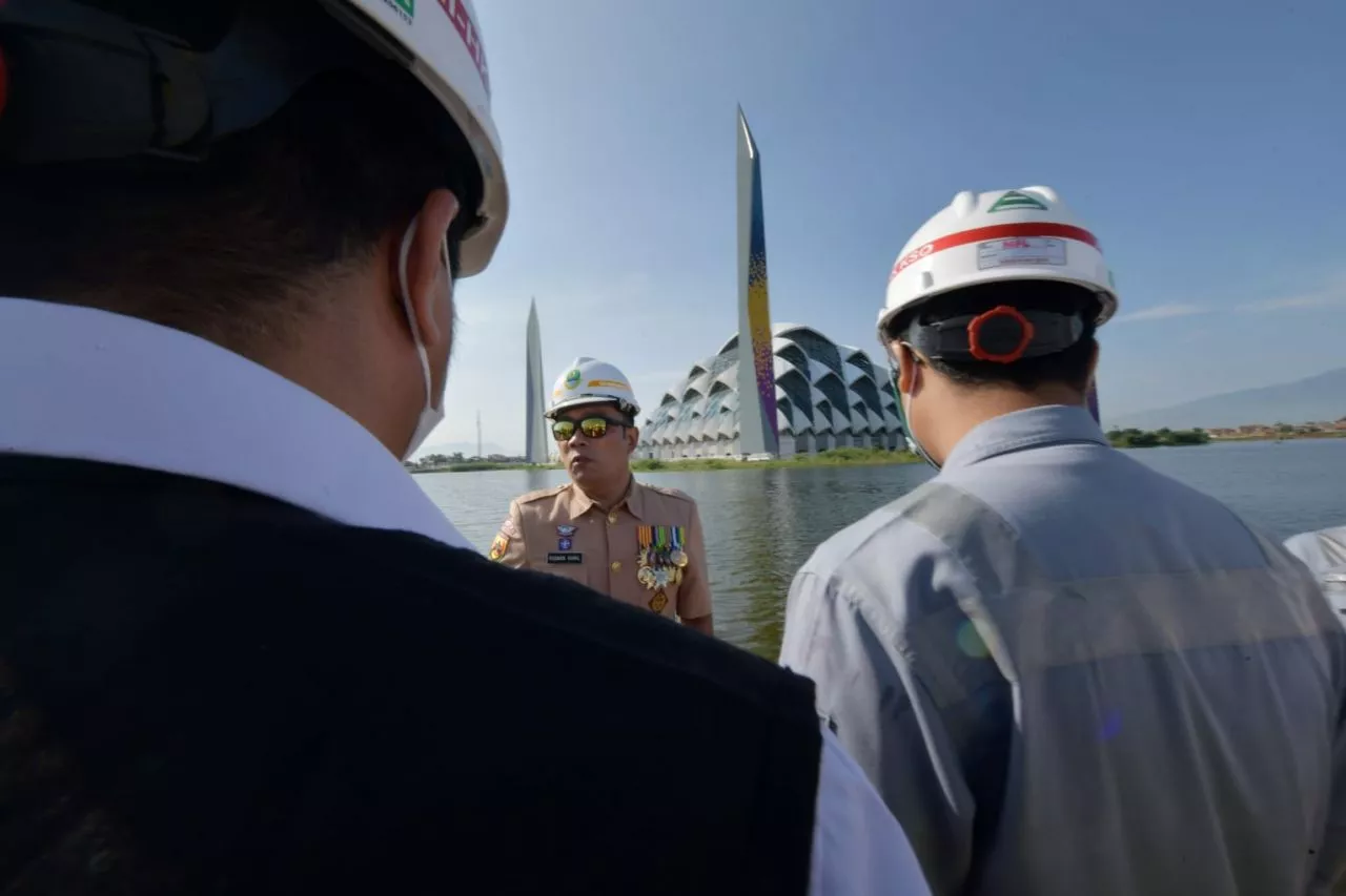 MASJID AL - JABBAR: Ridwan Kamil Targetkan Desember Bisa Dipakai Salat