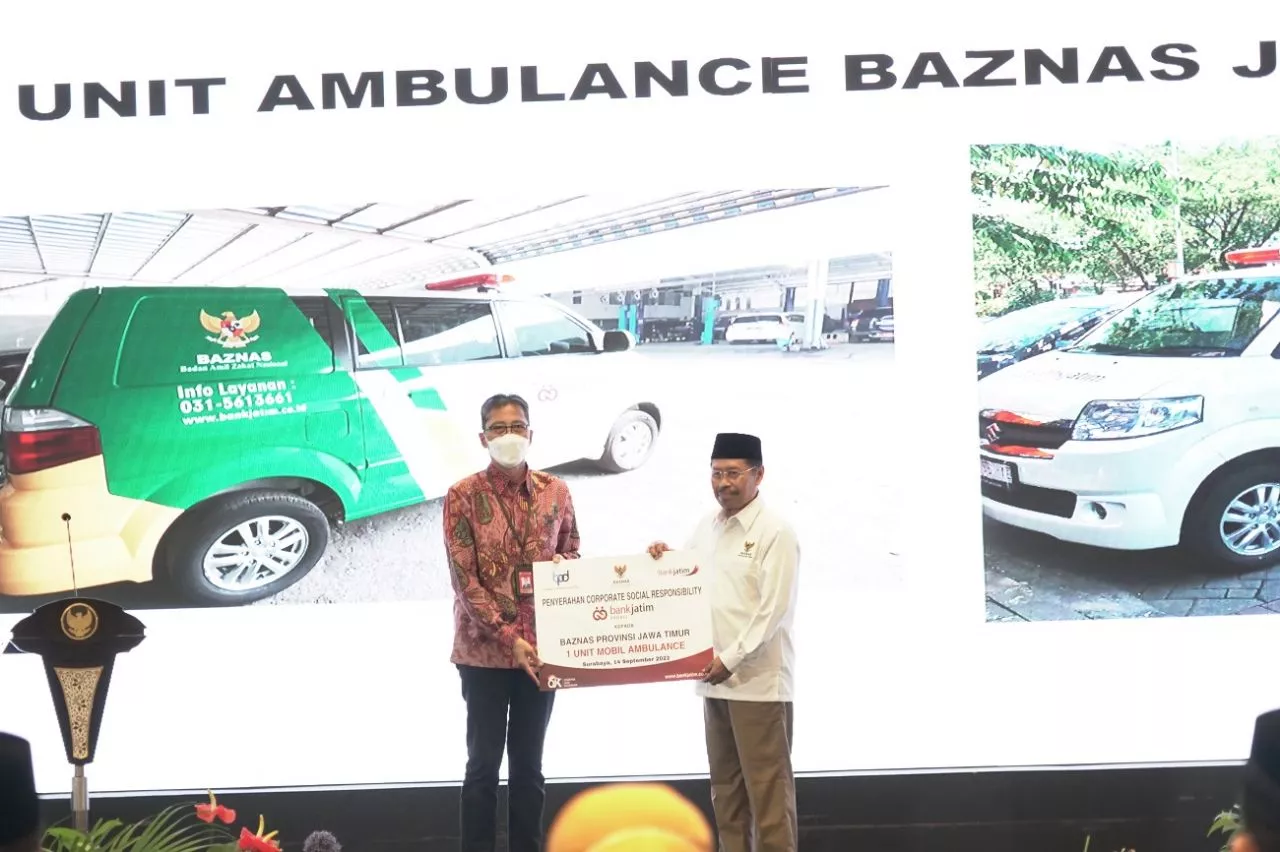 Bank Jatim Serahkan CSR Kepada BAZNAS Provinsi Jawa Timur