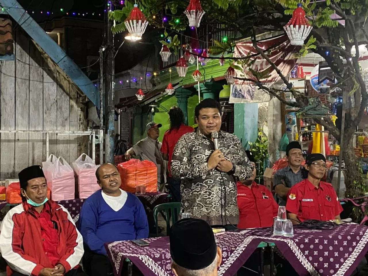 Warga Tumpahkan Uneg-uneg ke Politisi Partai Penguasa
