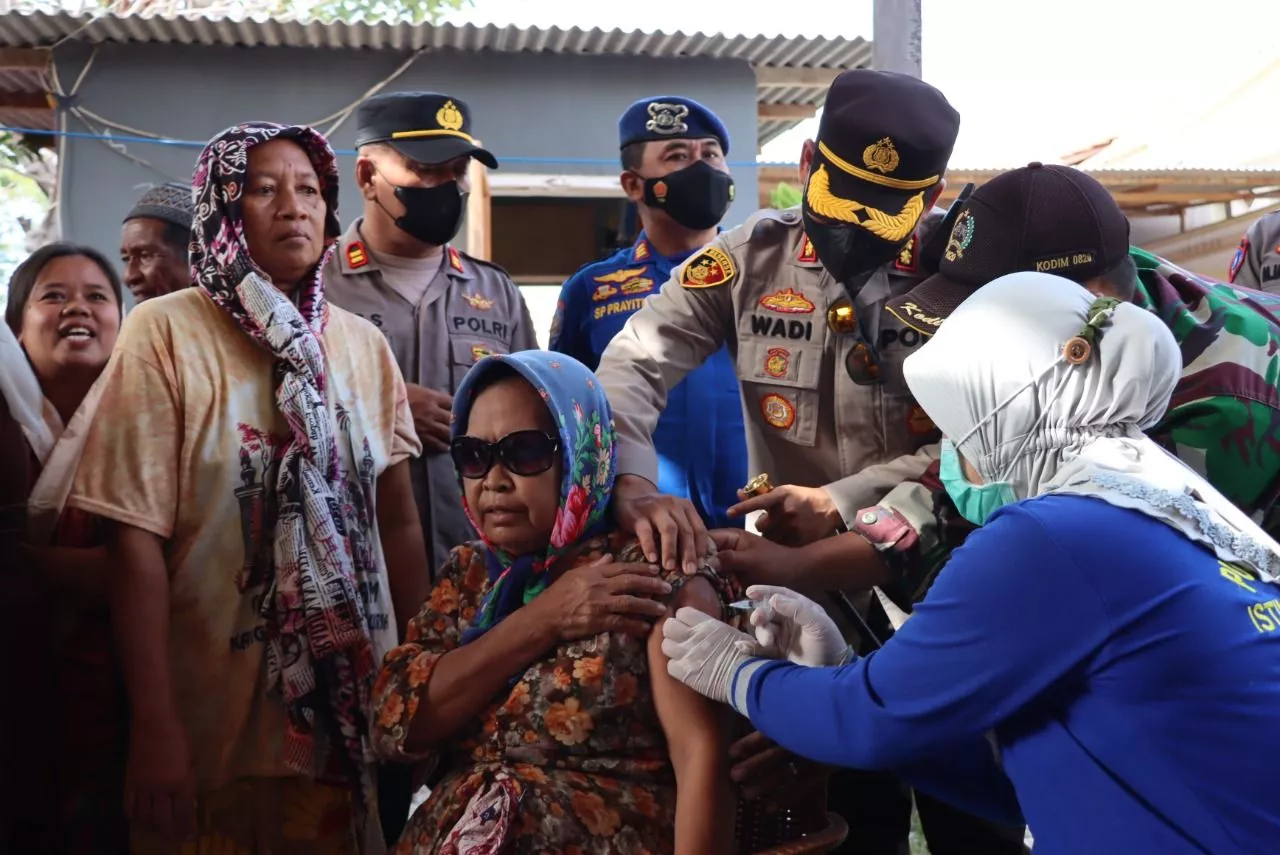 KLB Difteri, Forkopimda Dorong Percepatan Vaksinasi di Gili Ketapang